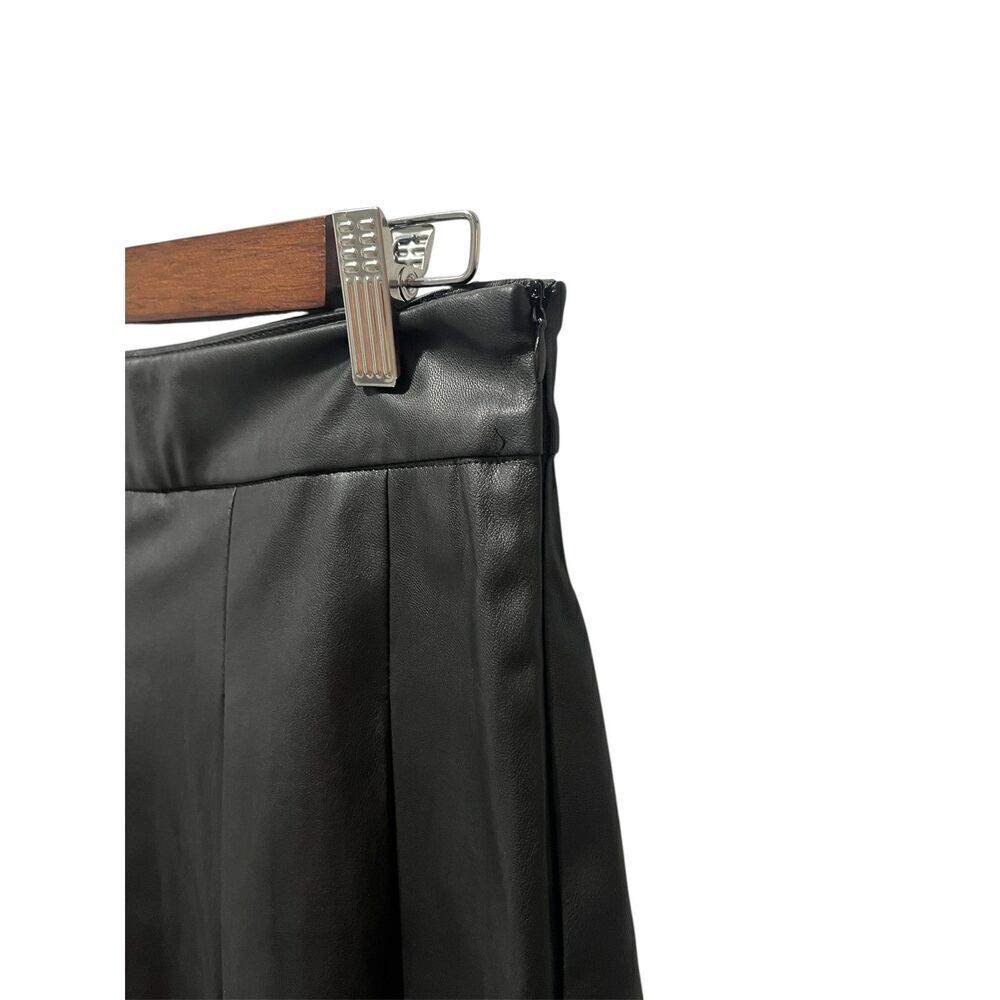 Altar'd State Faux Leather Pleated Mini Skort Size Medium Black NWT - Picture 6 of 7